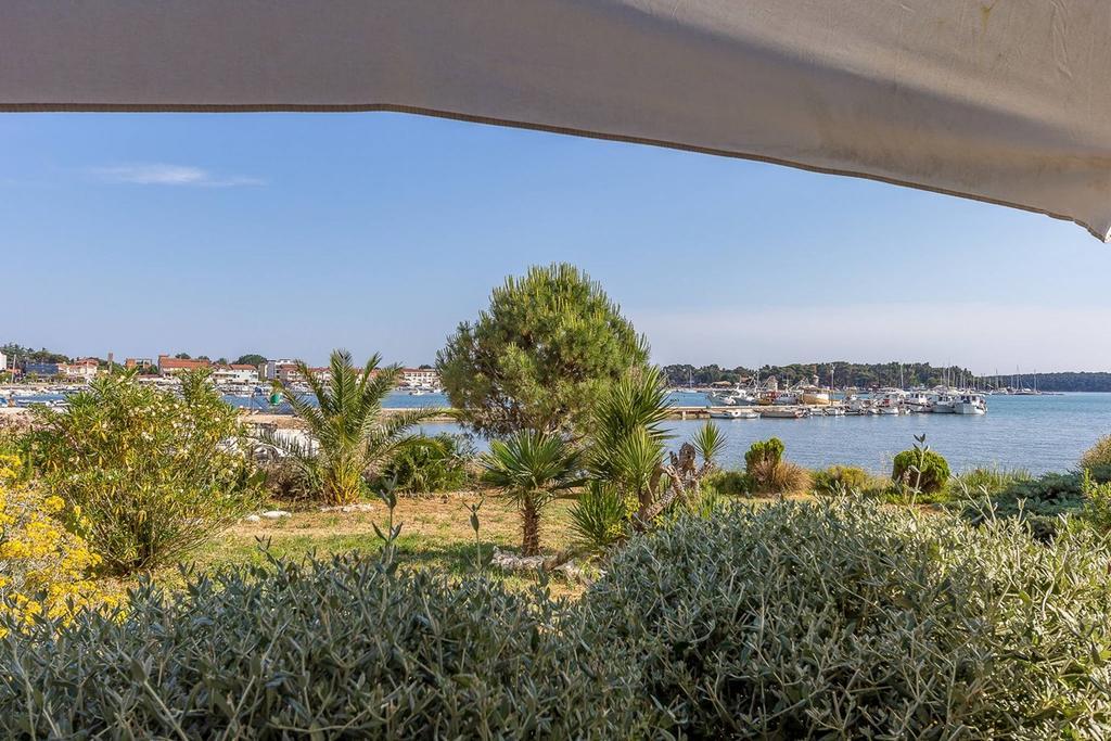 Apartments Villa Ana Medulin Exterior photo